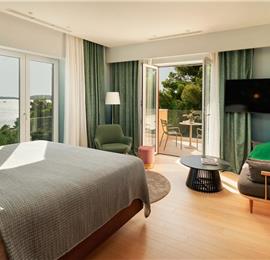 5 bedroom villa with infinity pool and sea views Hvar Town, sleeps 10